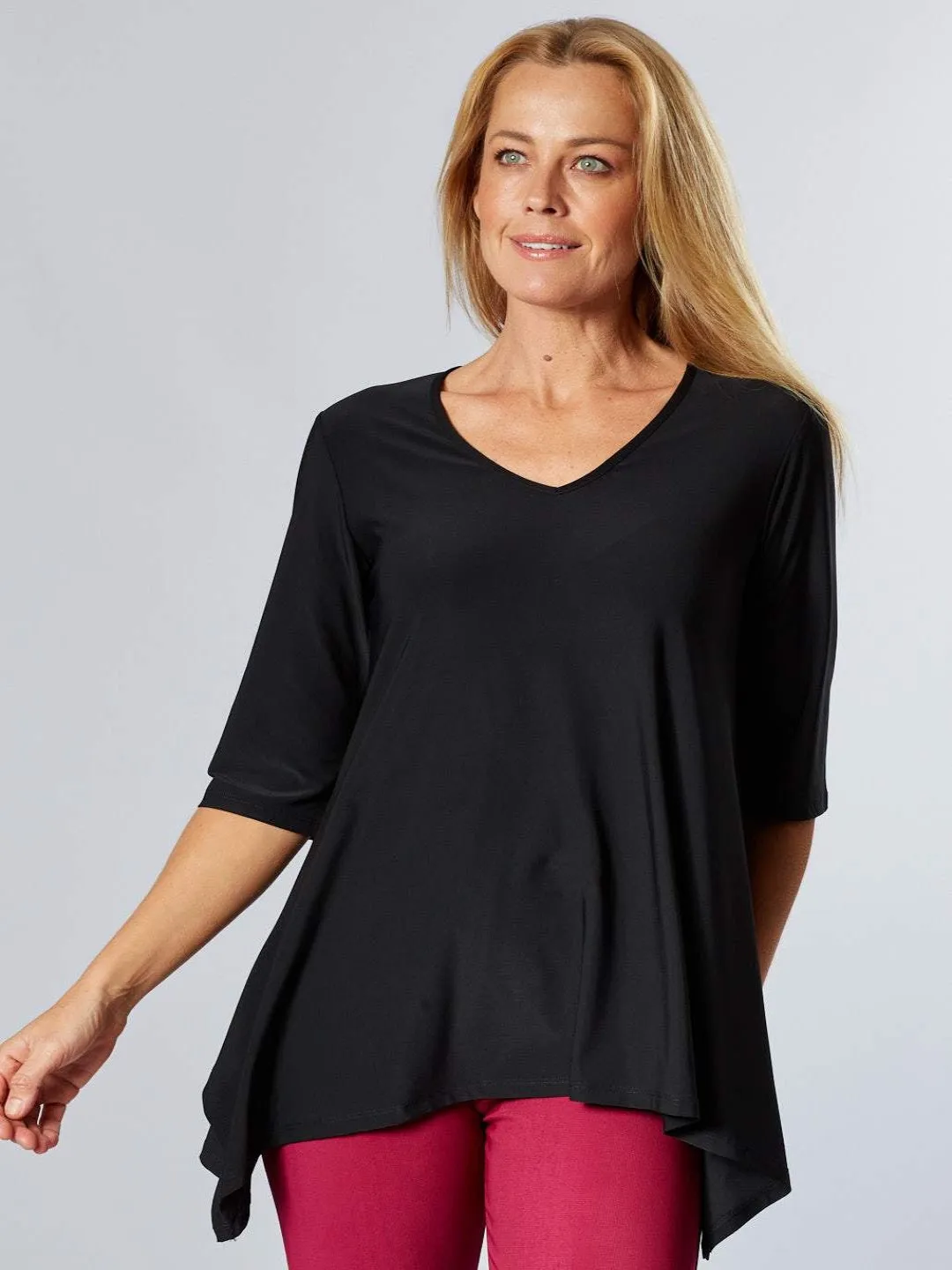 ANDREA VEE NECK MID SLV- Black - 26355