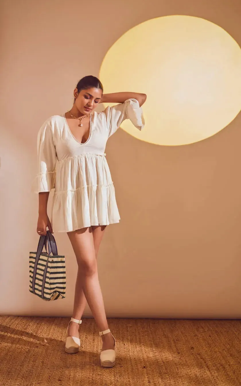 Off White V- Neck Fitted Dress With Lace Detail