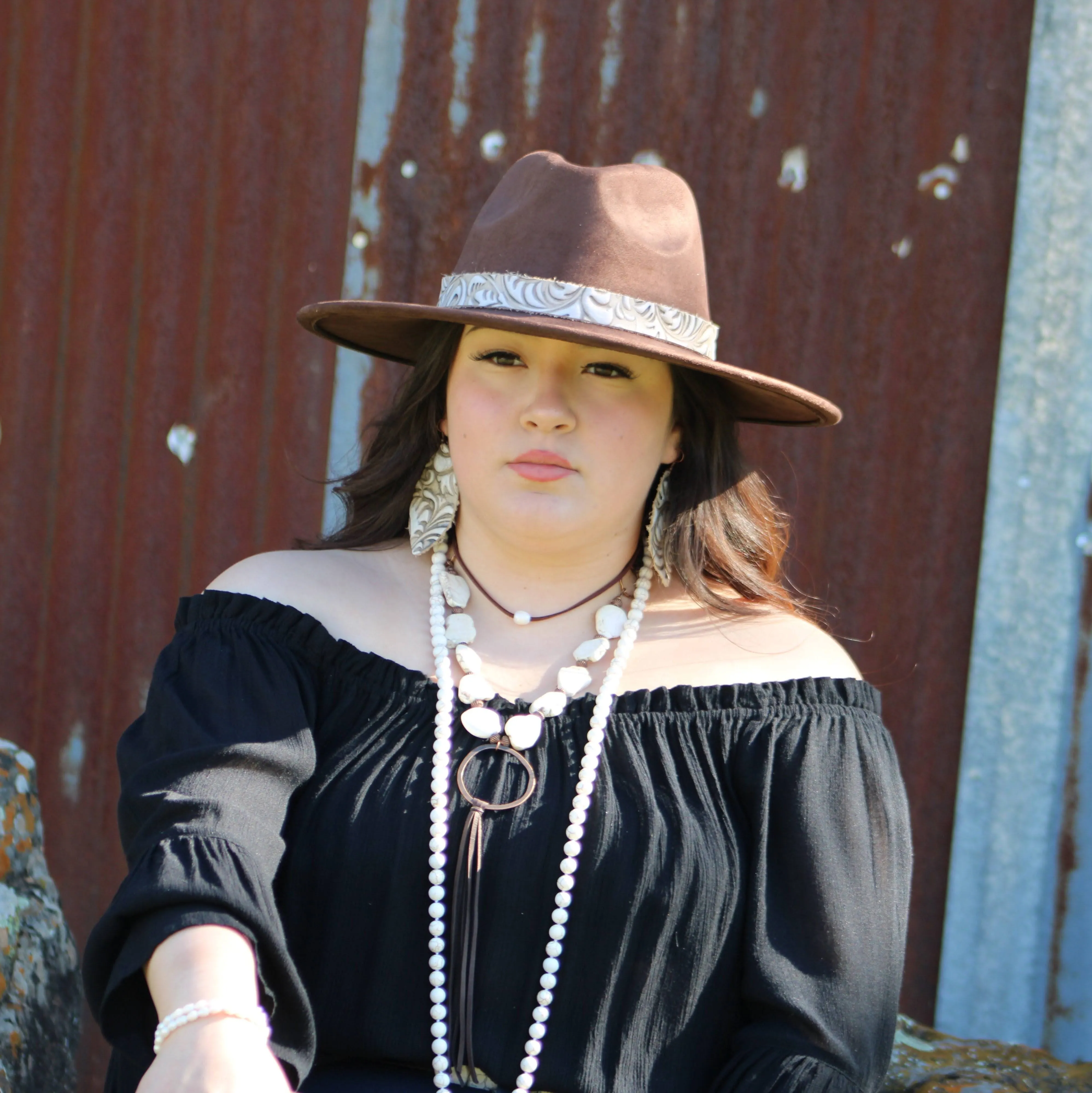 White Turquoise Chunky Necklace with Long Leather Tassel 225K